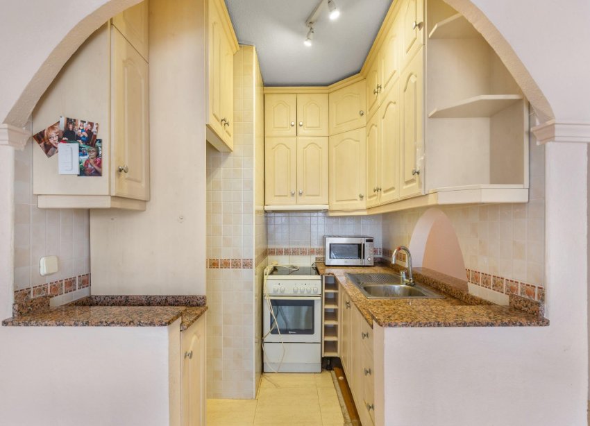 Resale - Apartment - Torrevieja - Centro - Muelle Pesquero