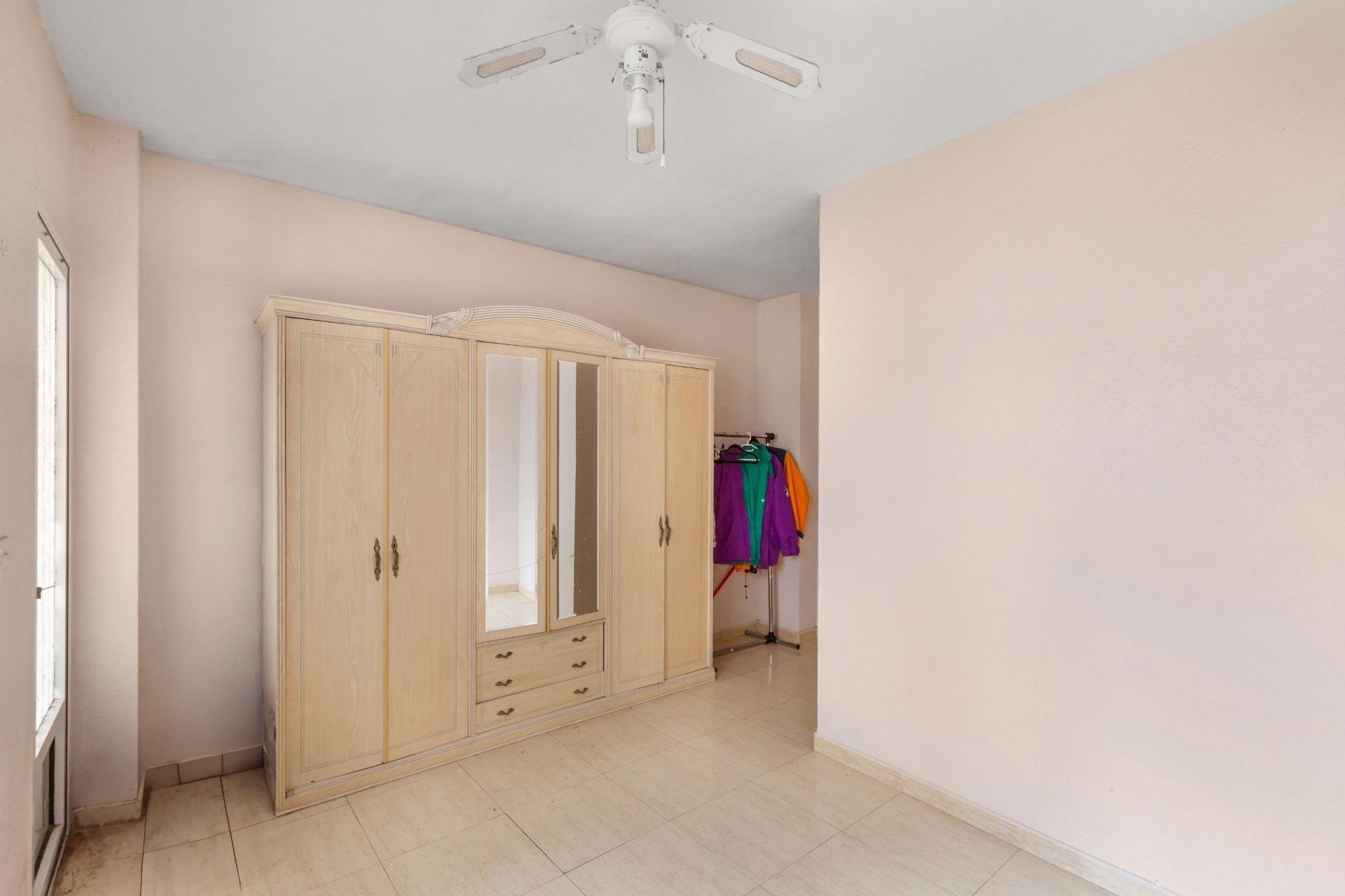 Resale - Apartment - Torrevieja - Centro - Muelle Pesquero