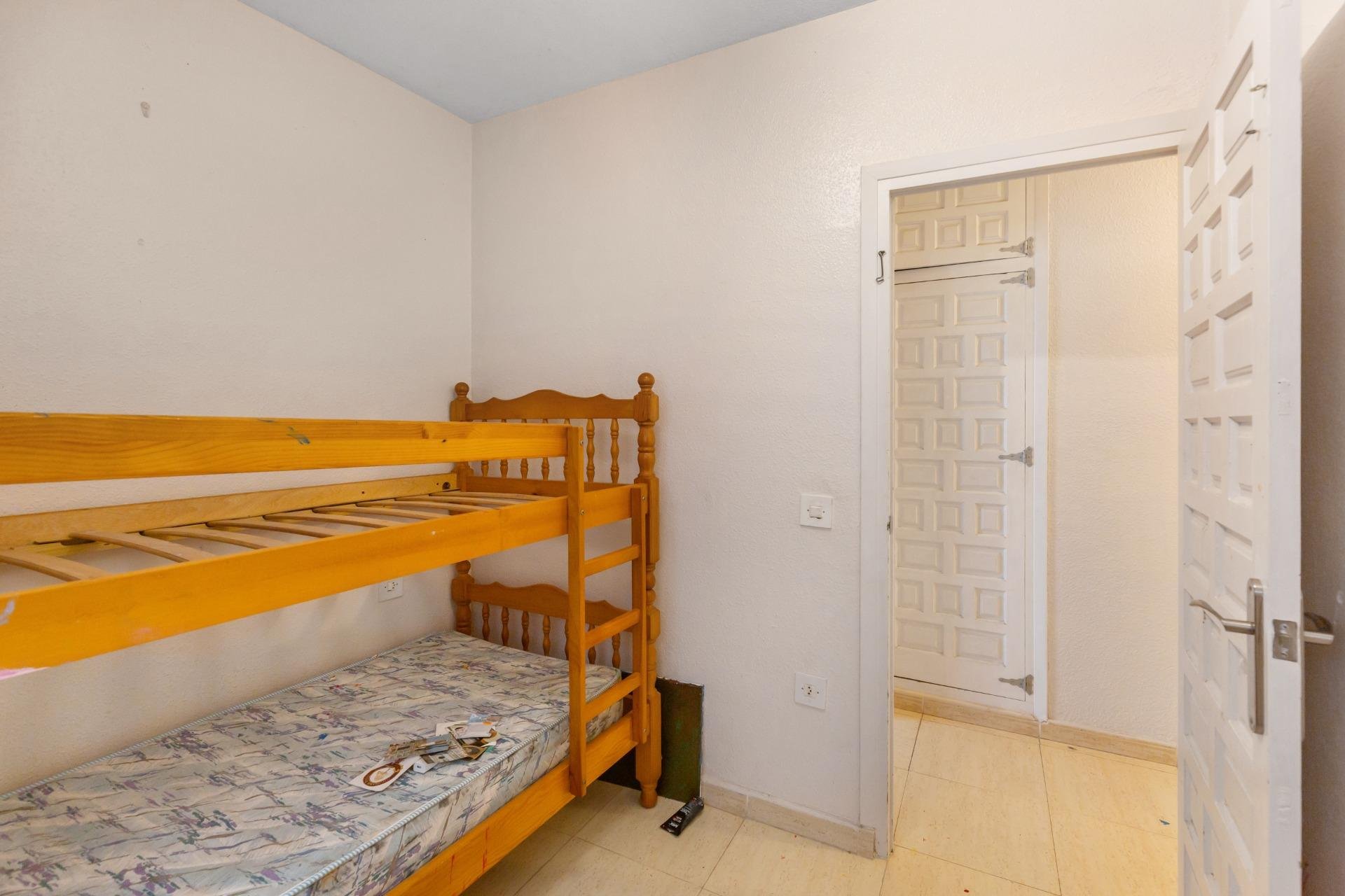 Resale - Apartment - Torrevieja - Centro - Muelle Pesquero