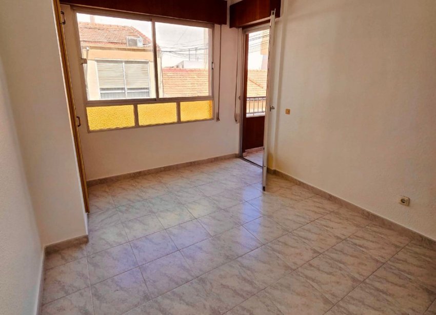 Resale - Apartment - Torrevieja Centro - Torrevieja