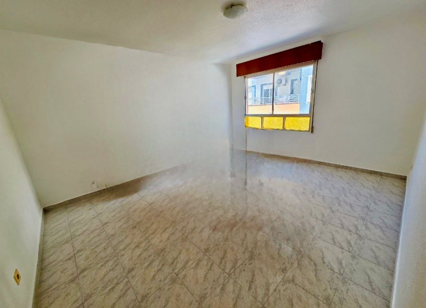 Resale - Apartment - Torrevieja Centro - Torrevieja