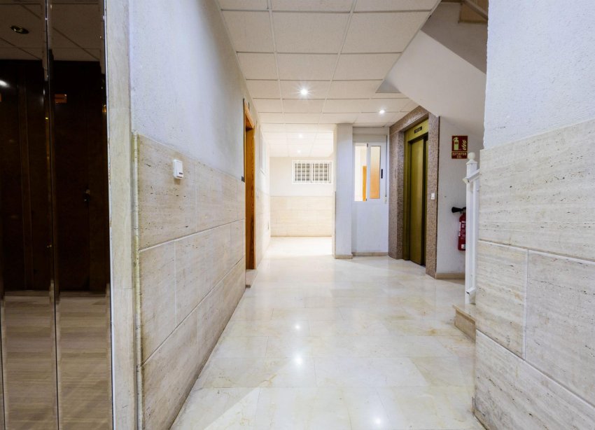 Resale - Apartment - Torrevieja - Centro