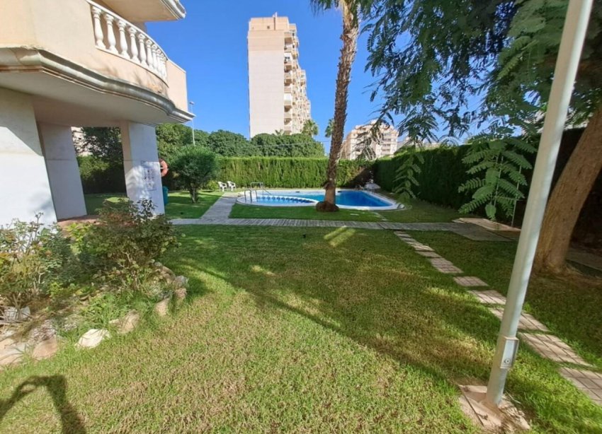 Resale - Apartment - Torrevieja - Centro