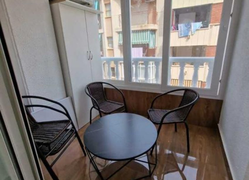 Resale - Apartment - Torrevieja - Centro