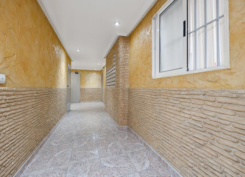 Resale - Apartment - Torrevieja - Centro