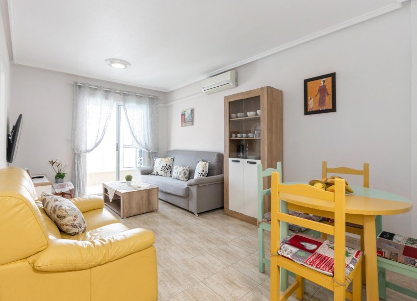 Resale - Apartment - Torrevieja - Centro