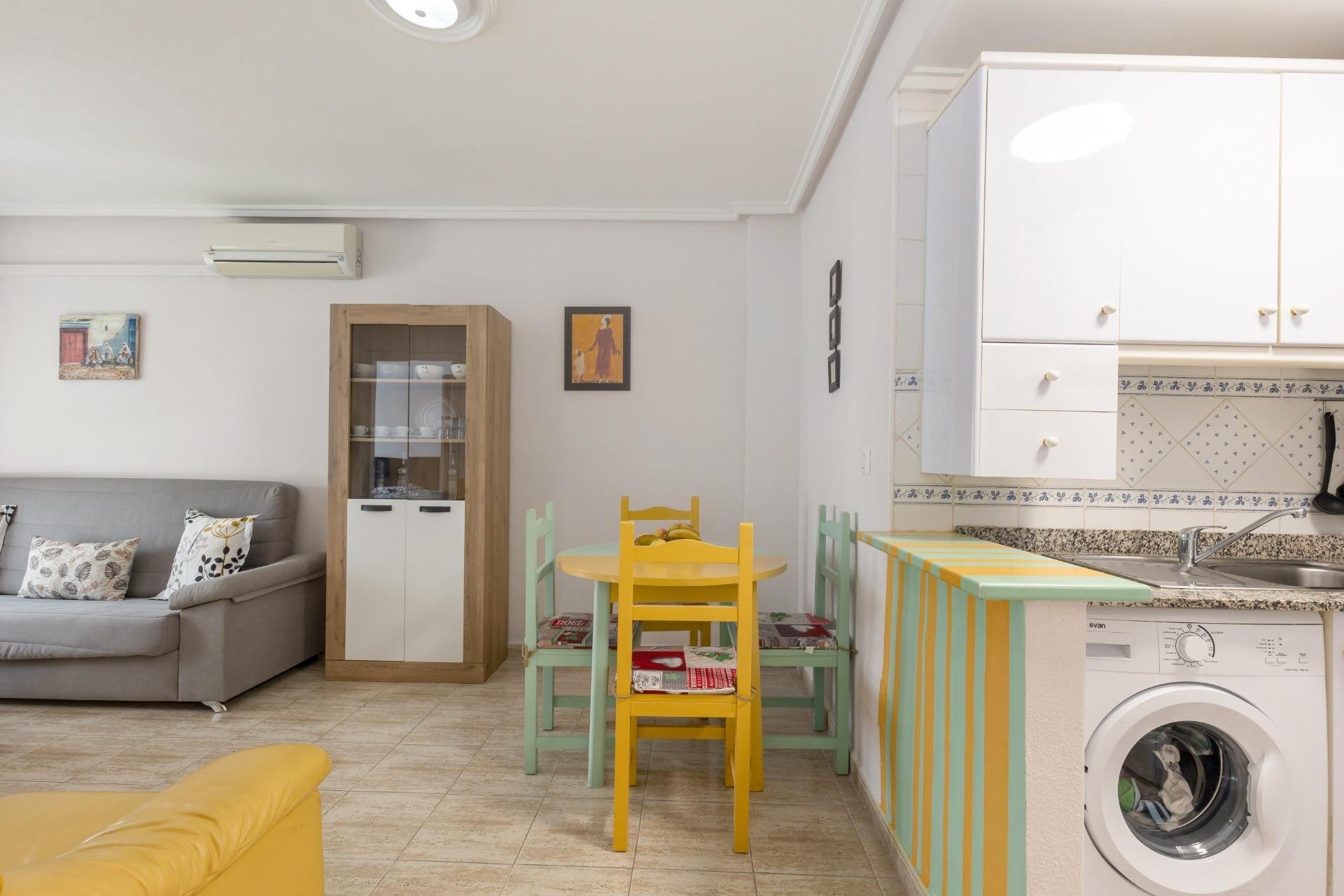 Resale - Apartment - Torrevieja - Centro