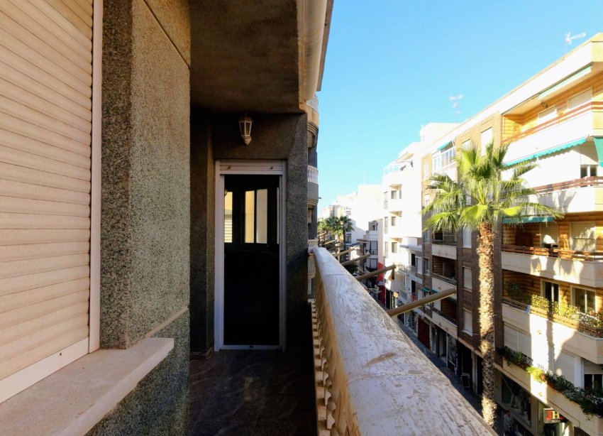 Resale - Apartment - Torrevieja - Centro