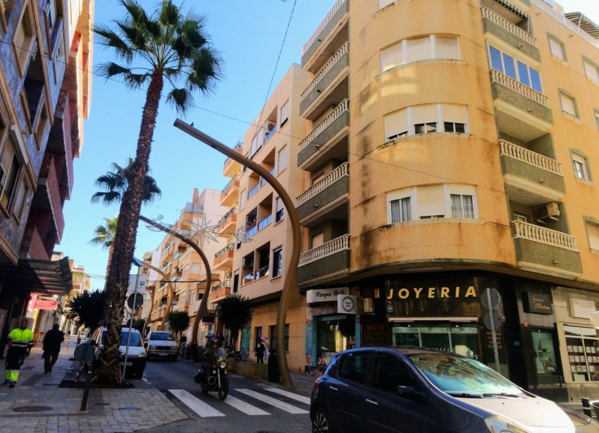 Resale - Apartment - Torrevieja - Centro