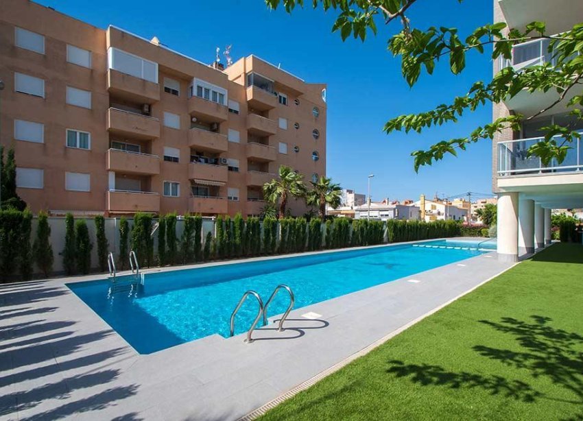 Resale - Apartment - Torrevieja - Centro