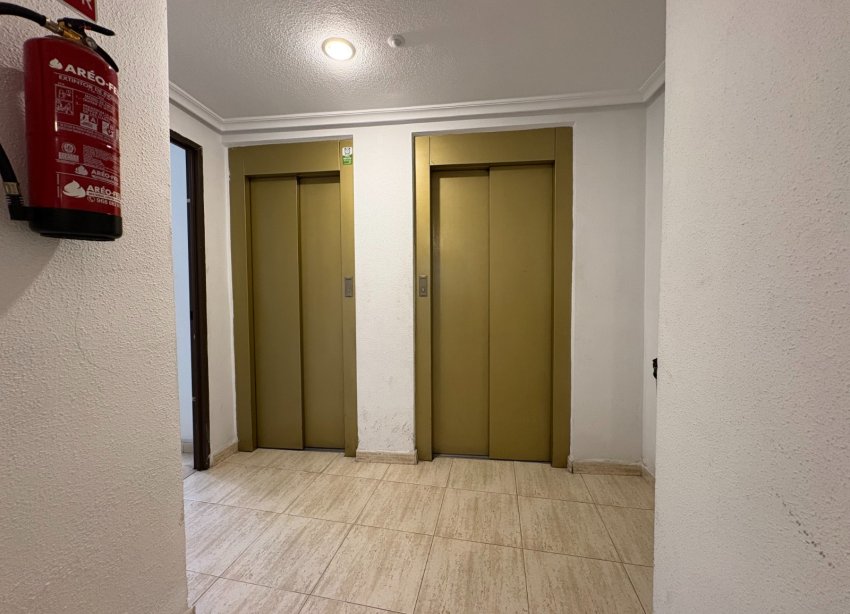 Resale - Apartment - Torrevieja - Centro