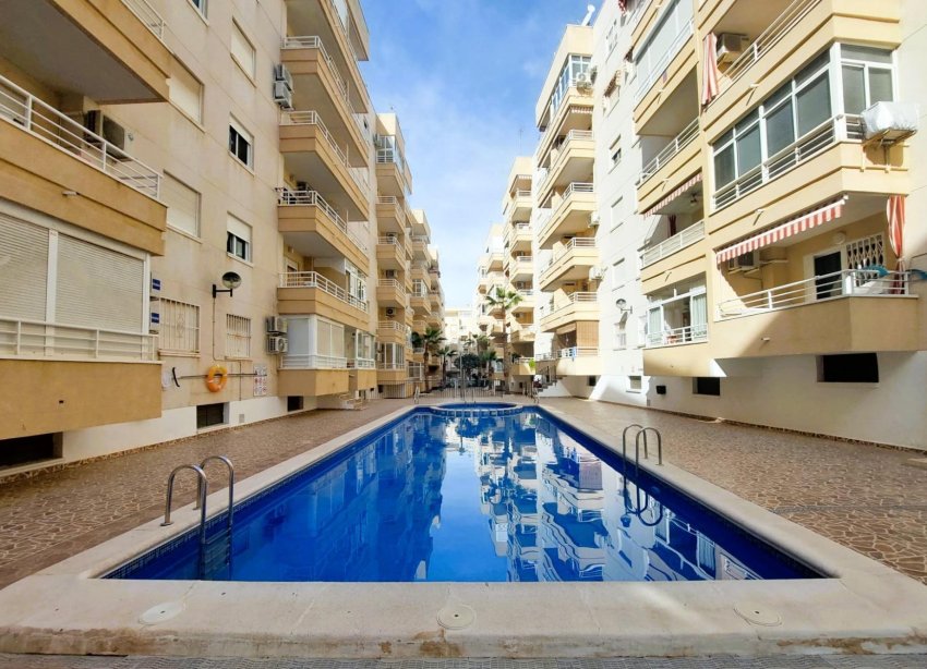 Resale - Apartment - Torrevieja - Centro