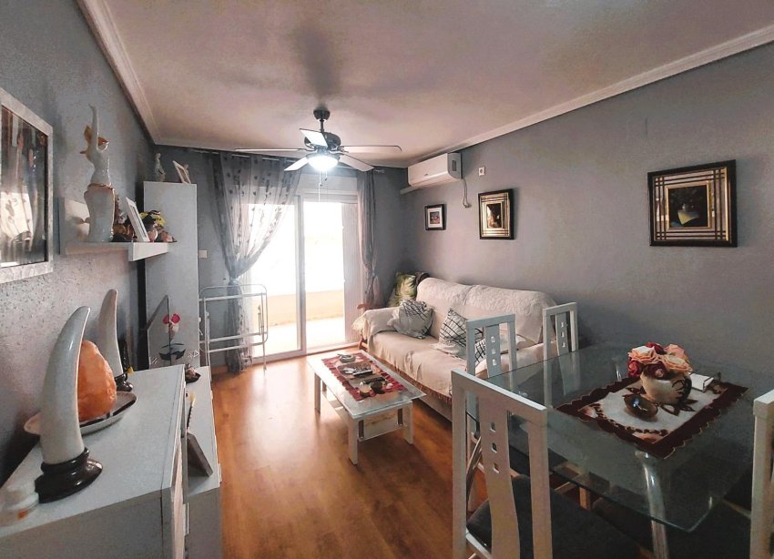 Resale - Apartment - Torrevieja - Centro