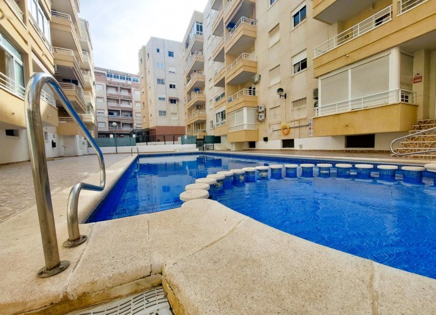 Resale - Apartment - Torrevieja - Centro