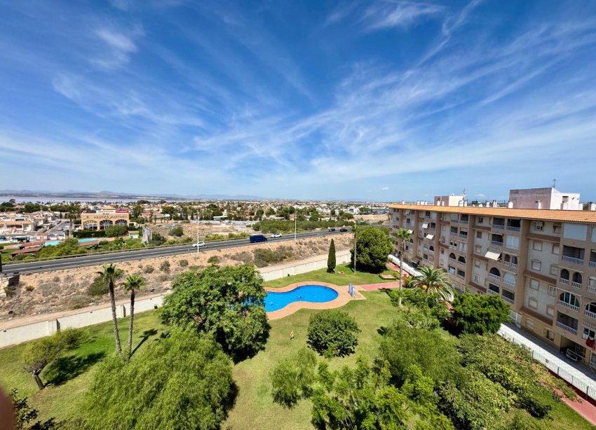 Resale - Apartment - Torrevieja - Centro
