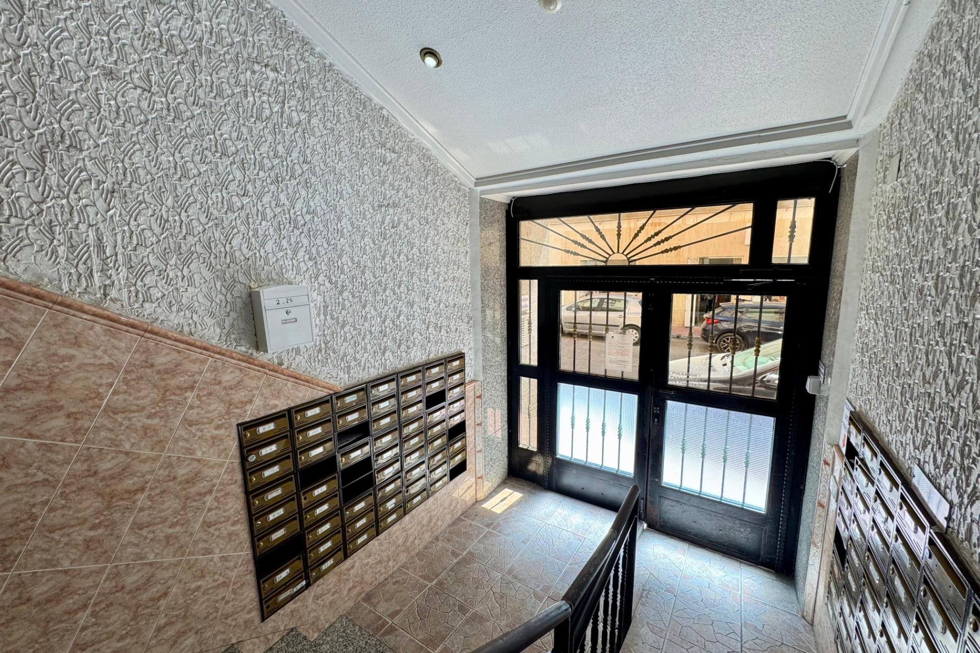 Resale - Apartment - Torrevieja - Centro