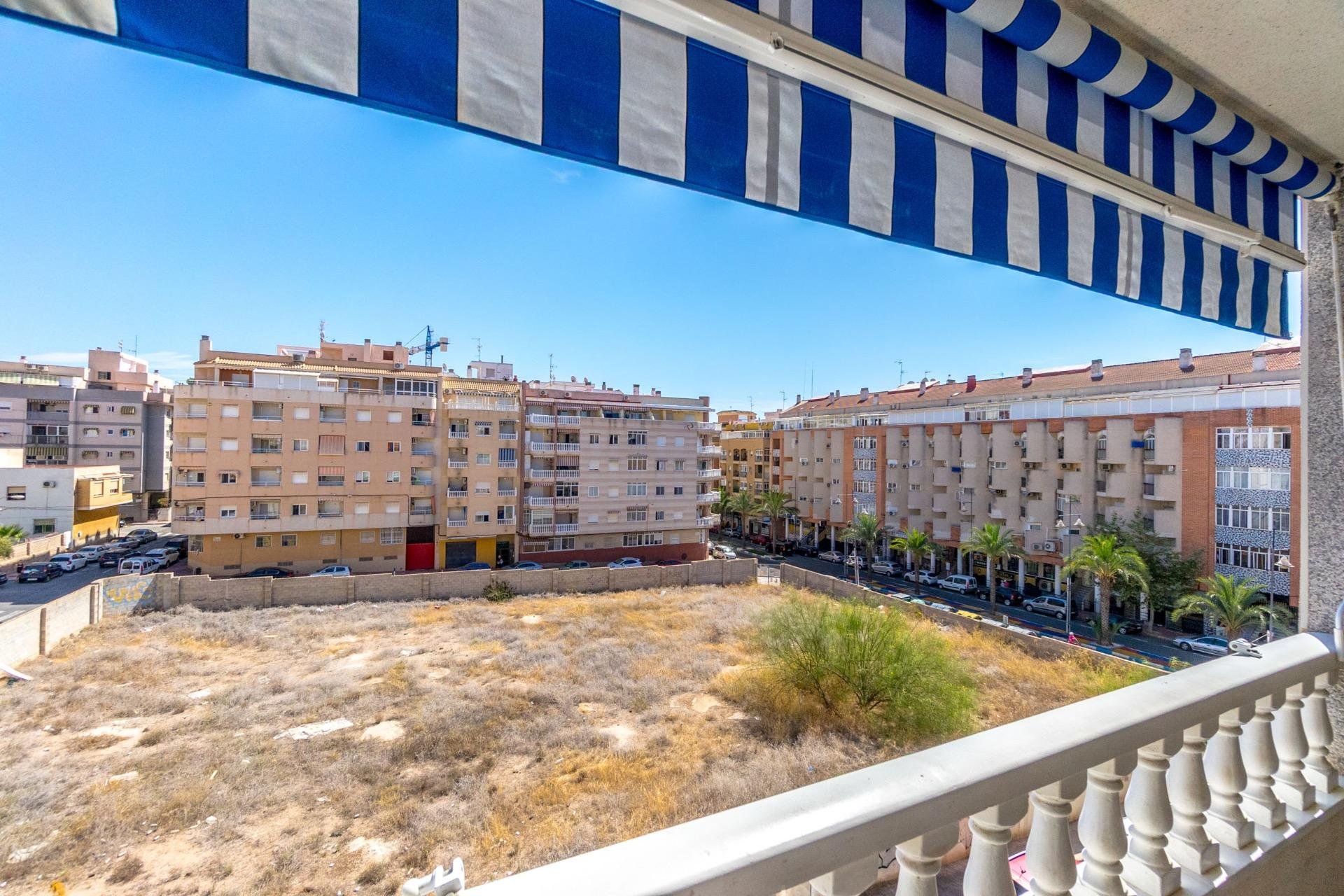 Resale - Apartment - Torrevieja - Centro