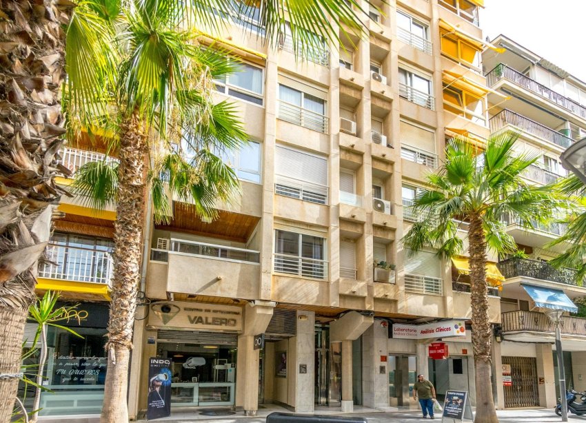 Resale - Apartment - Torrevieja - Centro