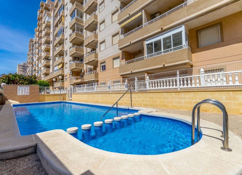 Resale - Apartment - Torrevieja - Centro