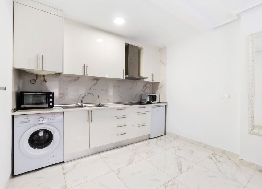 Resale - Apartment - Torrevieja - Centro