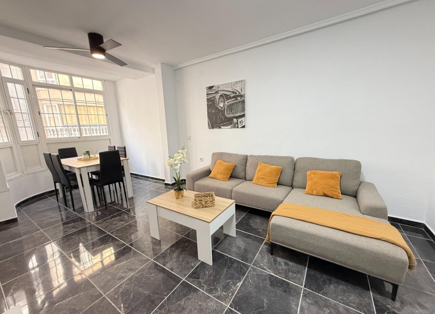 Resale - Apartment - Torrevieja - Centro