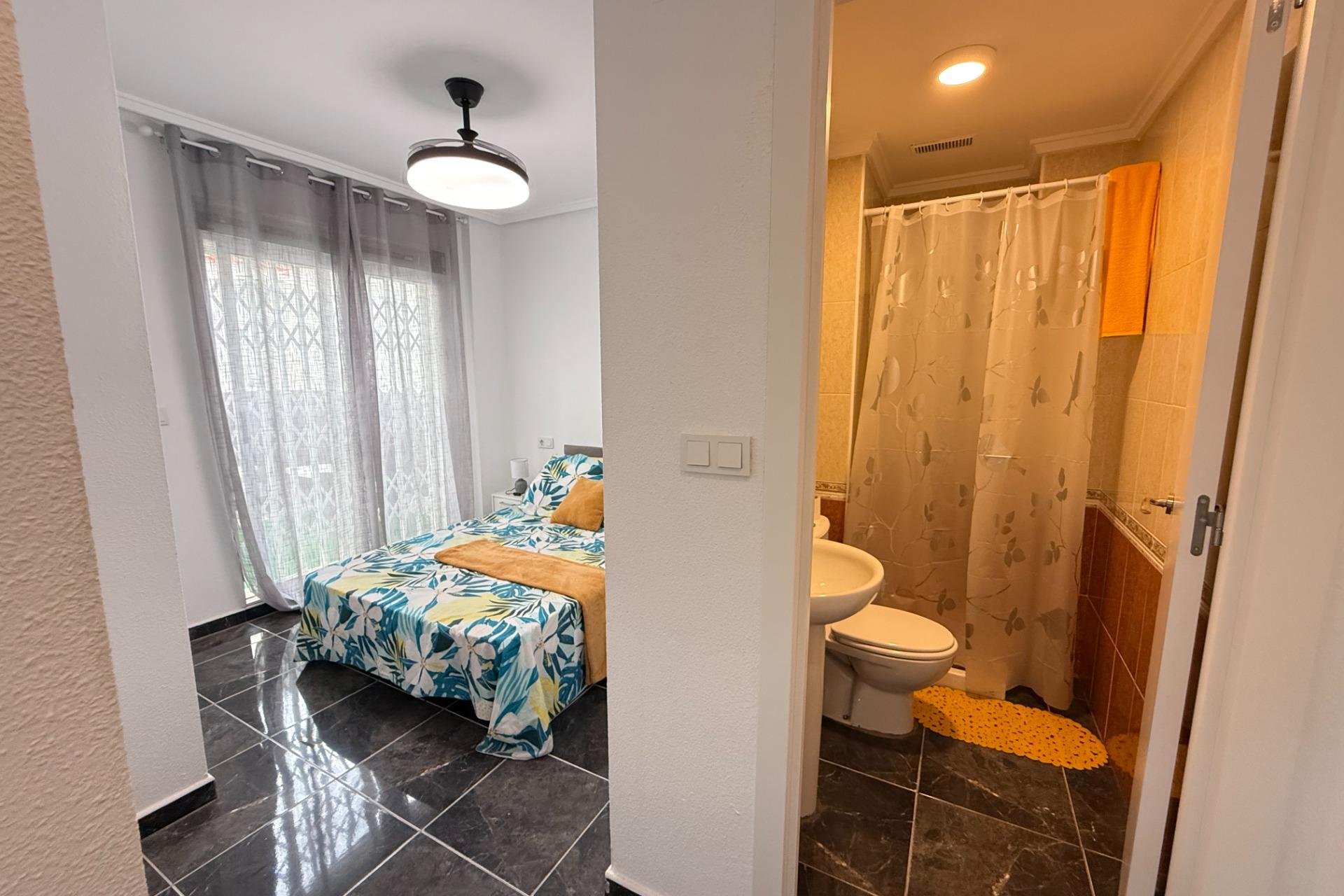 Resale - Apartment - Torrevieja - Centro