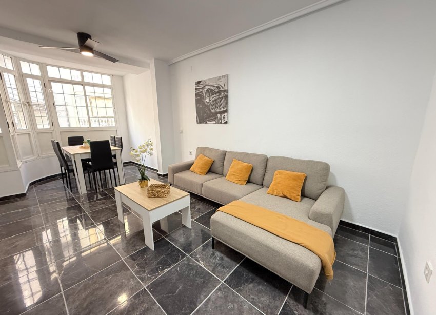 Resale - Apartment - Torrevieja - Centro