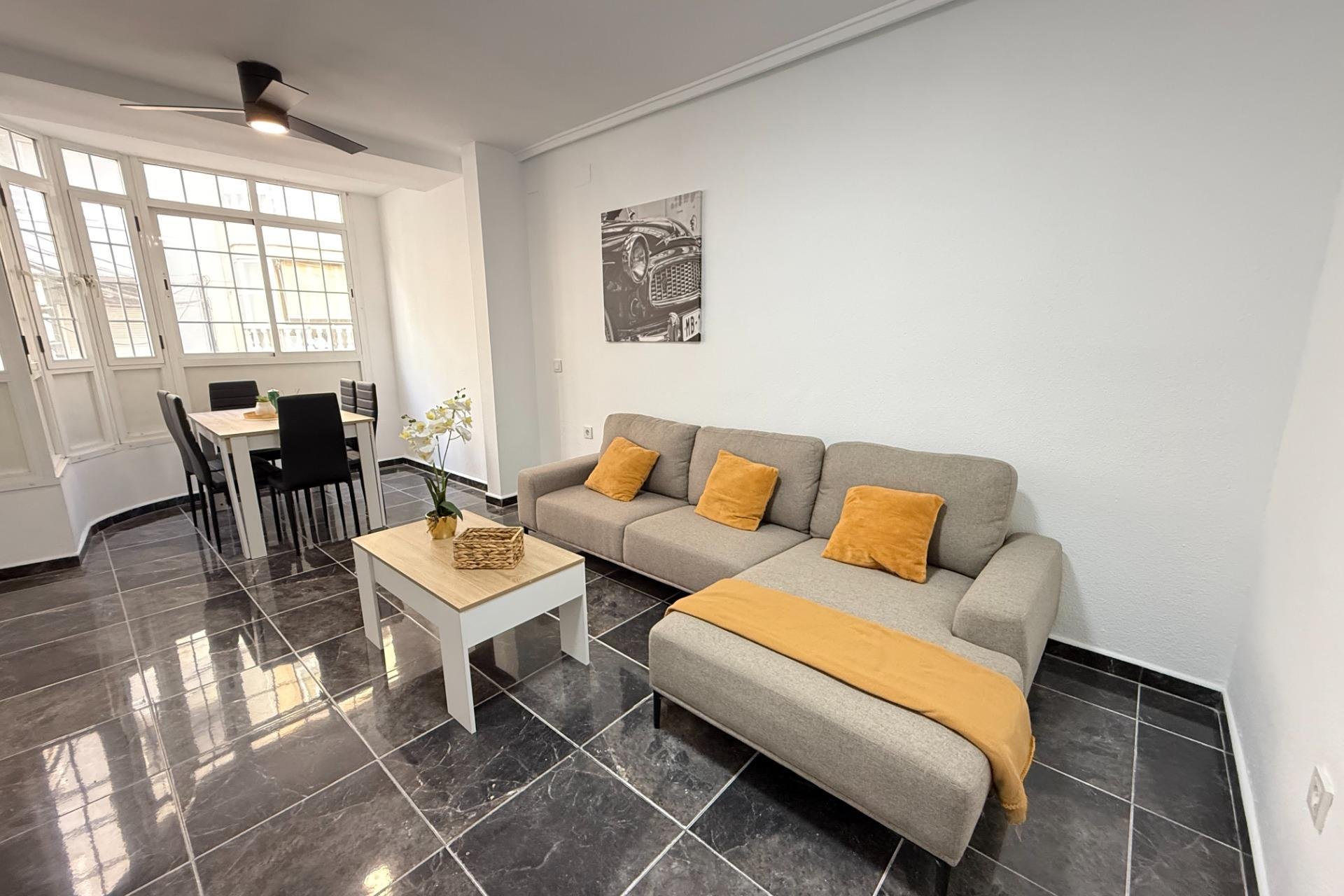Resale - Apartment - Torrevieja - Centro