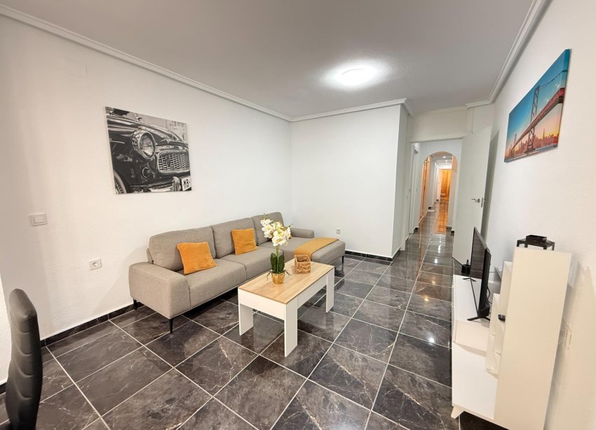 Resale - Apartment - Torrevieja - Centro