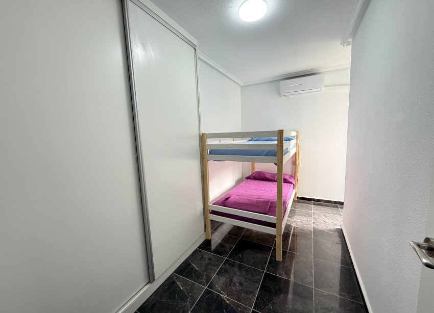 Resale - Apartment - Torrevieja - Centro