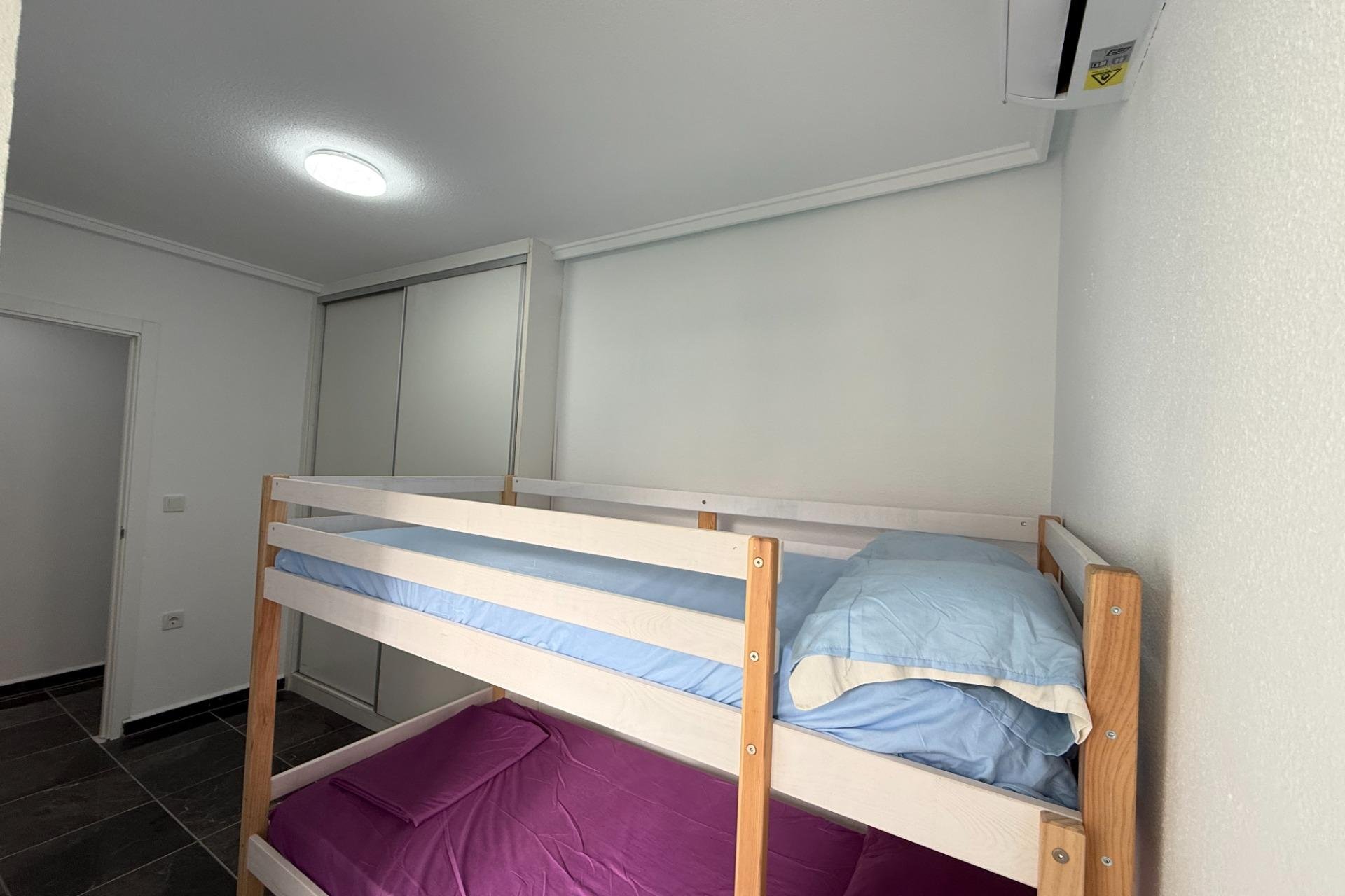 Resale - Apartment - Torrevieja - Centro