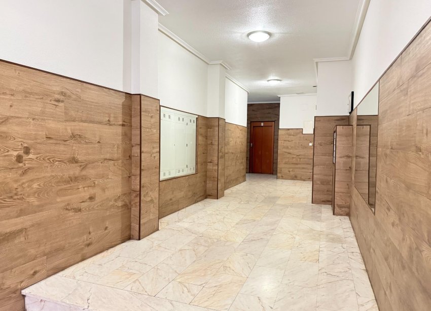 Resale - Apartment - Torrevieja - Centro