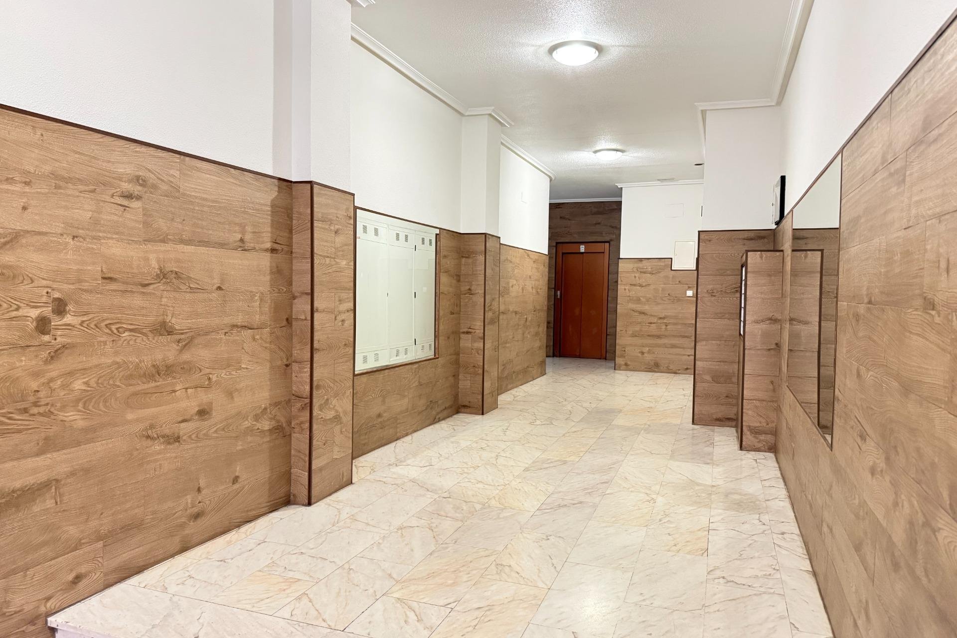 Resale - Apartment - Torrevieja - Centro