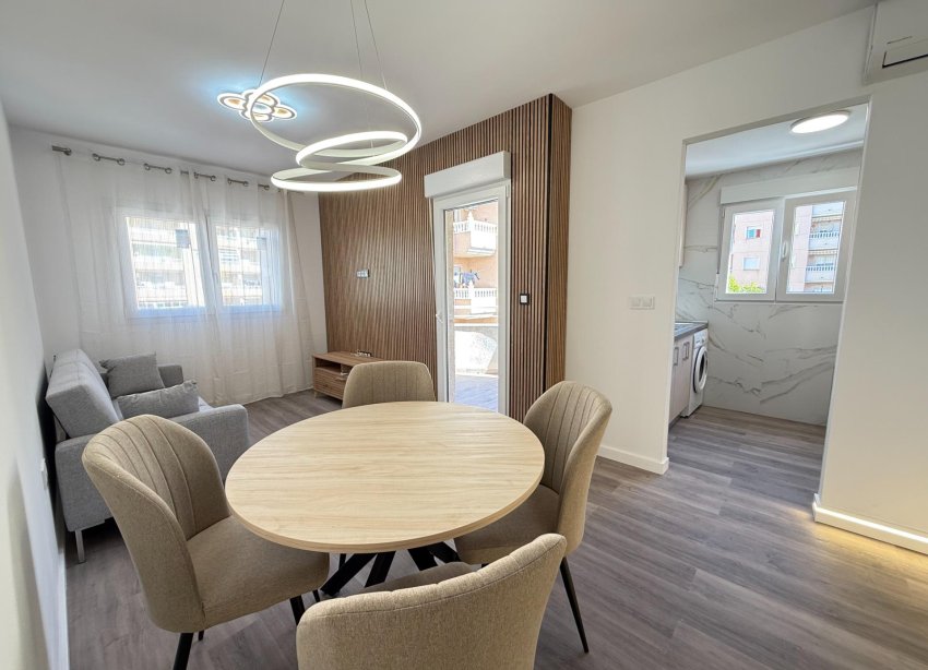 Resale - Apartment - Torrevieja - Centro