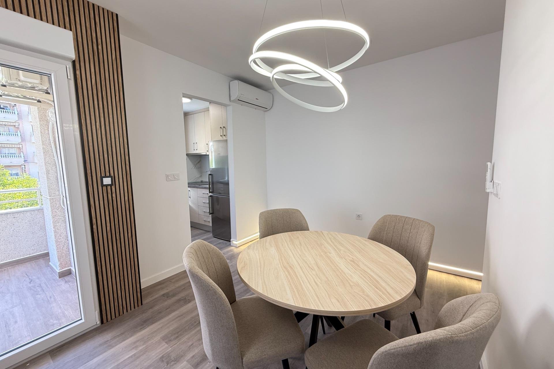 Resale - Apartment - Torrevieja - Centro