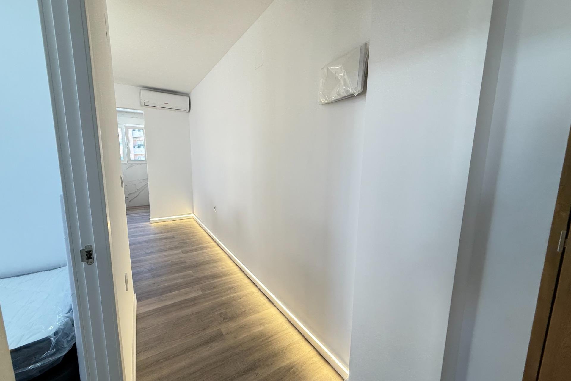 Resale - Apartment - Torrevieja - Centro