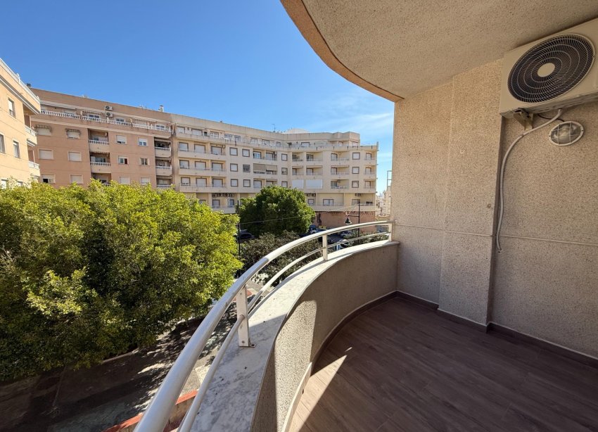 Resale - Apartment - Torrevieja - Centro