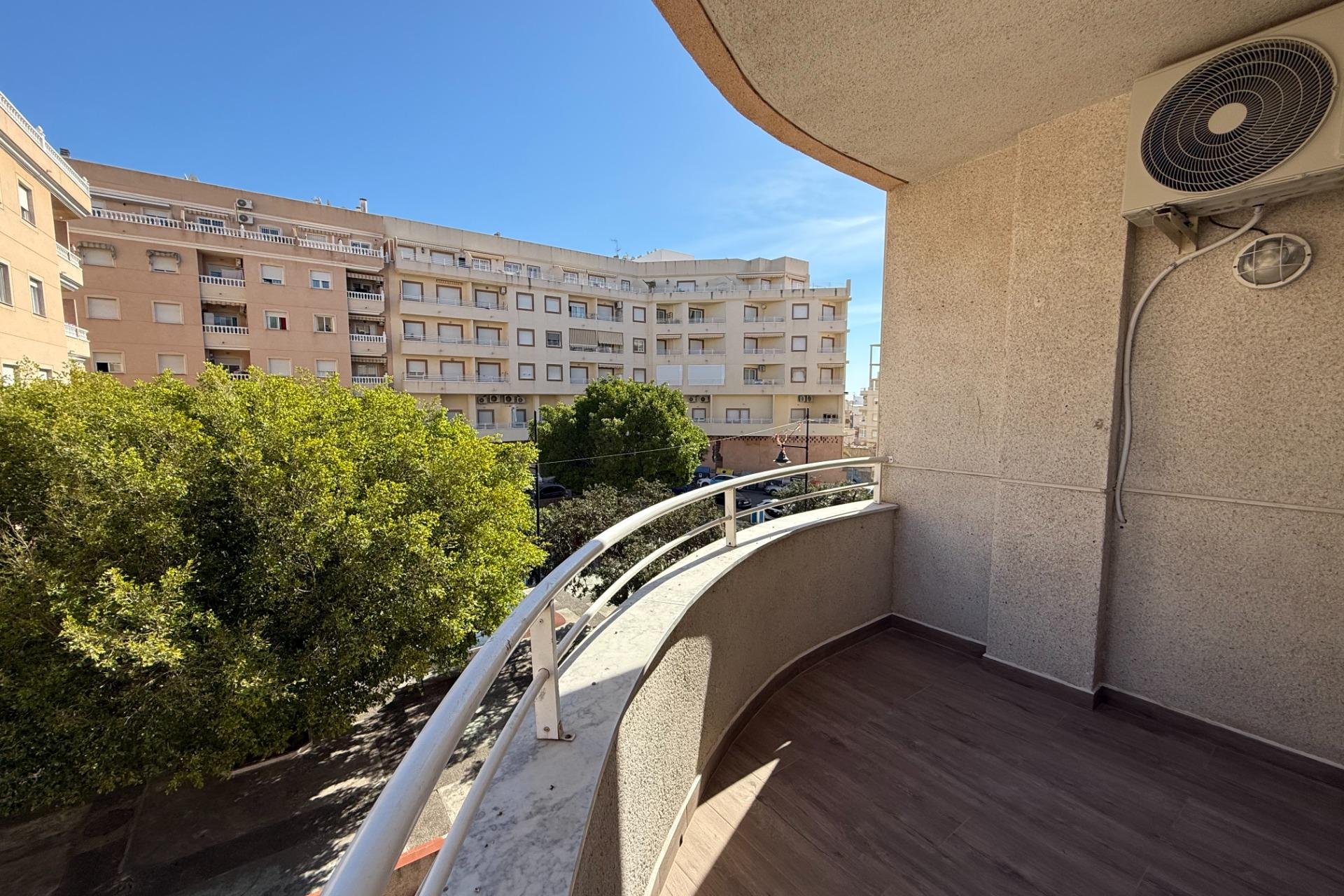 Resale - Apartment - Torrevieja - Centro