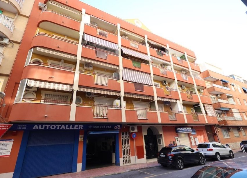 Resale - Apartment - Torrevieja - Centro