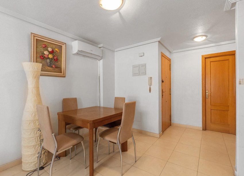 Resale - Apartment - Torrevieja - Centro
