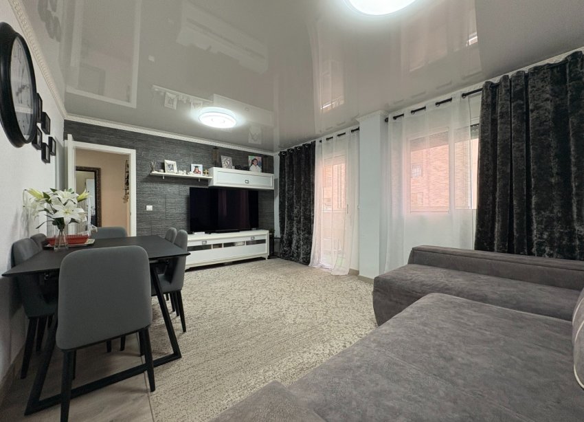 Resale - Apartment - Torrevieja - Centro