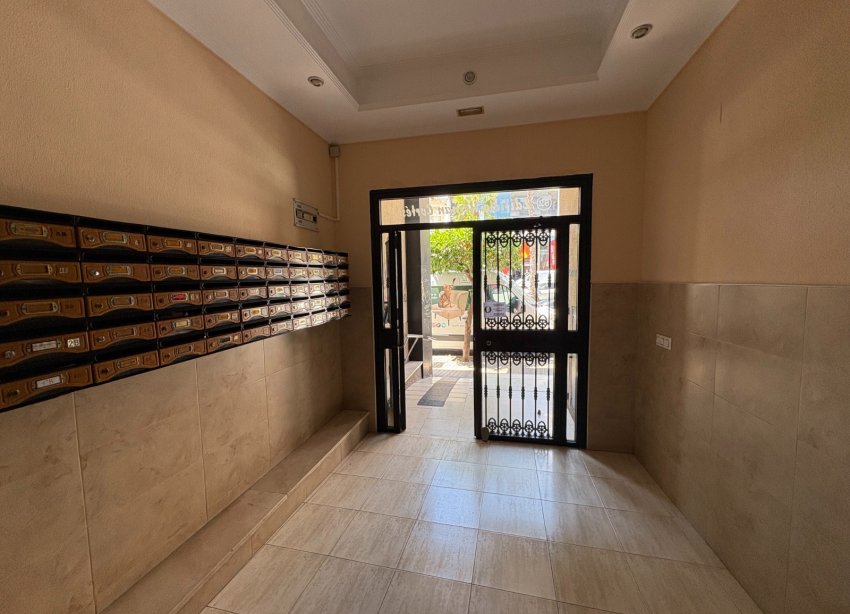 Resale - Apartment - Torrevieja - Centro