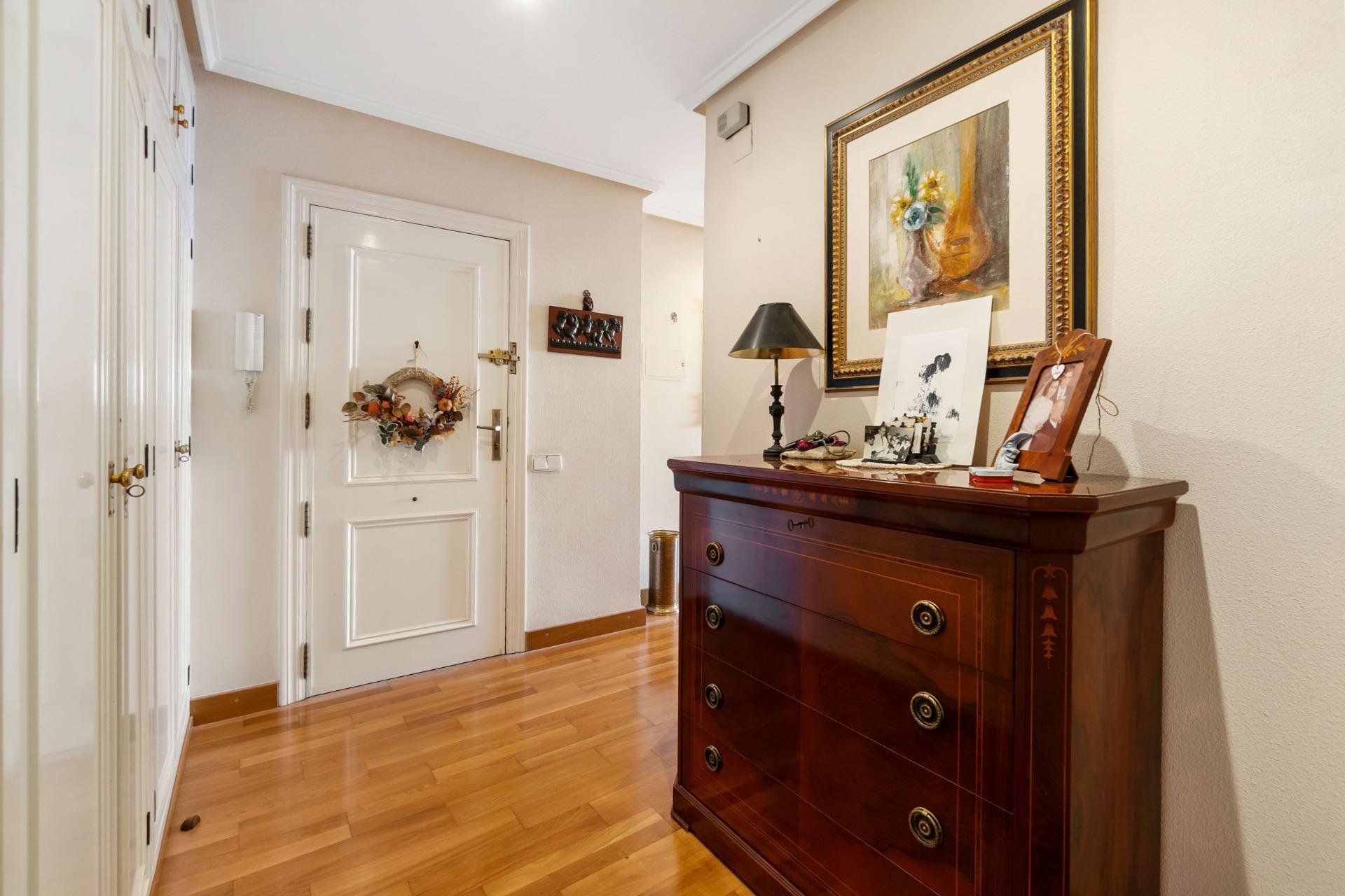 Resale - Apartment - Torrevieja - Centro