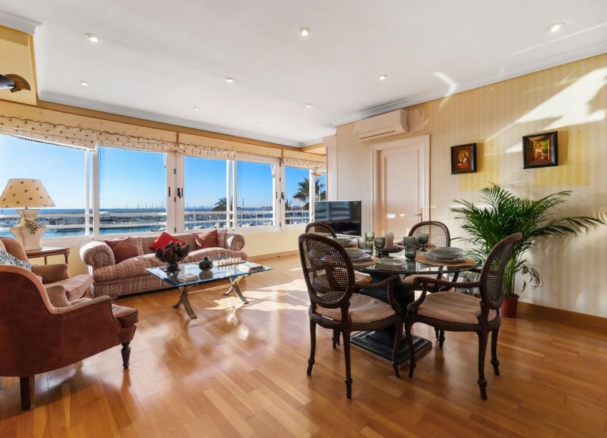 Resale - Apartment - Torrevieja - Centro