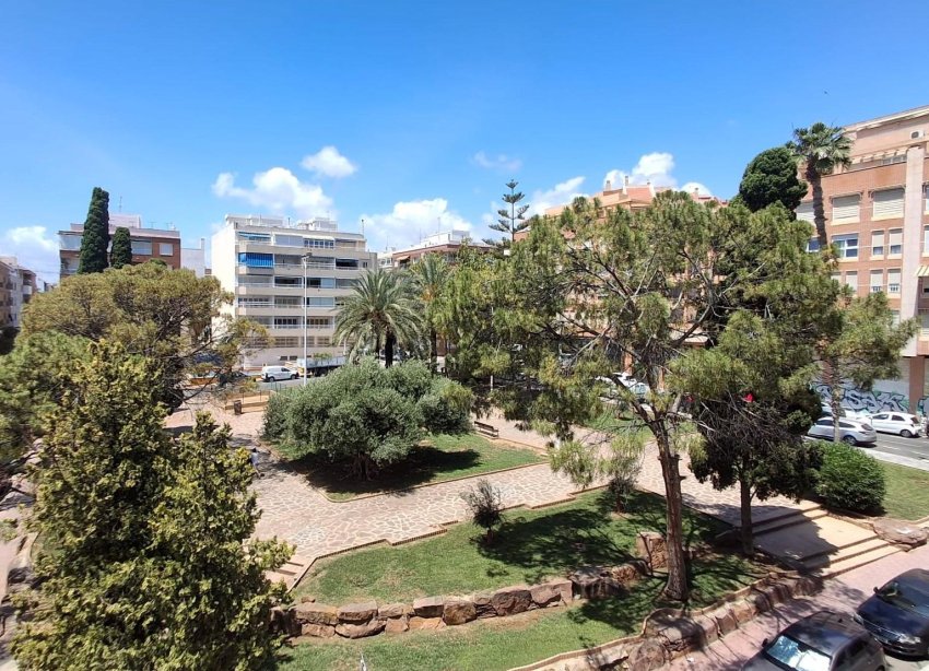 Resale - Apartment - Torrevieja - Centro