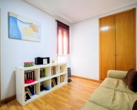 Resale - Apartment - Torrevieja - Centro