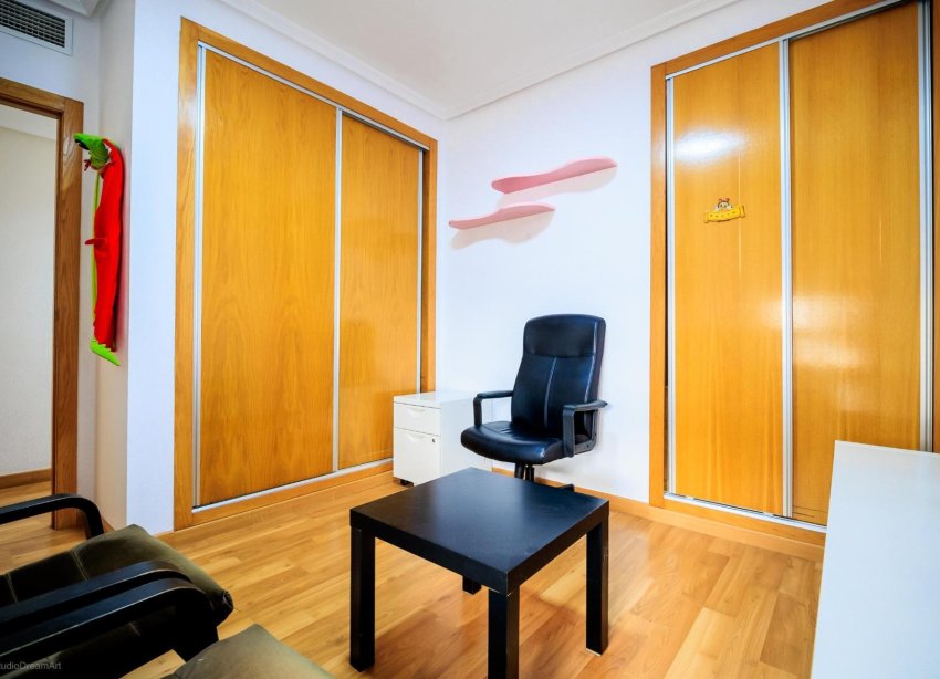 Resale - Apartment - Torrevieja - Centro