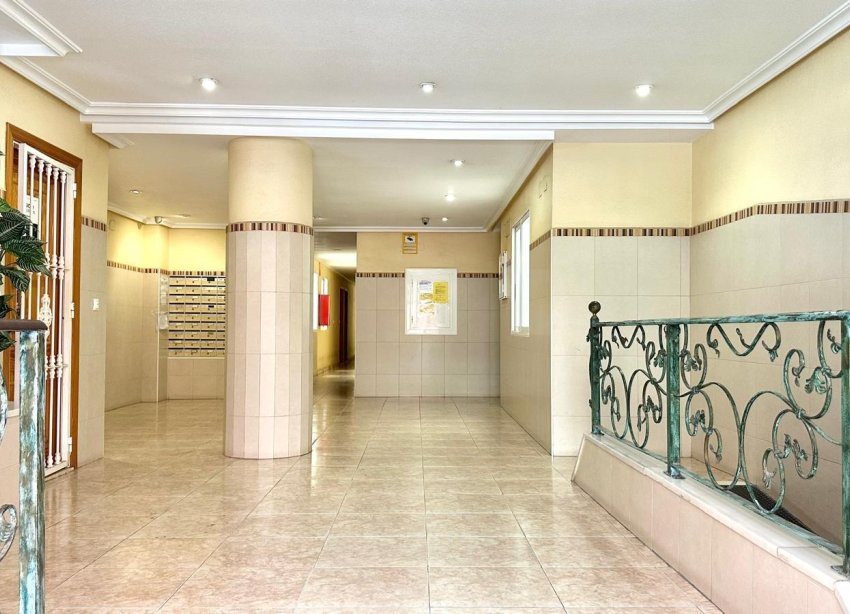Resale - Apartment - Torrevieja - Centro