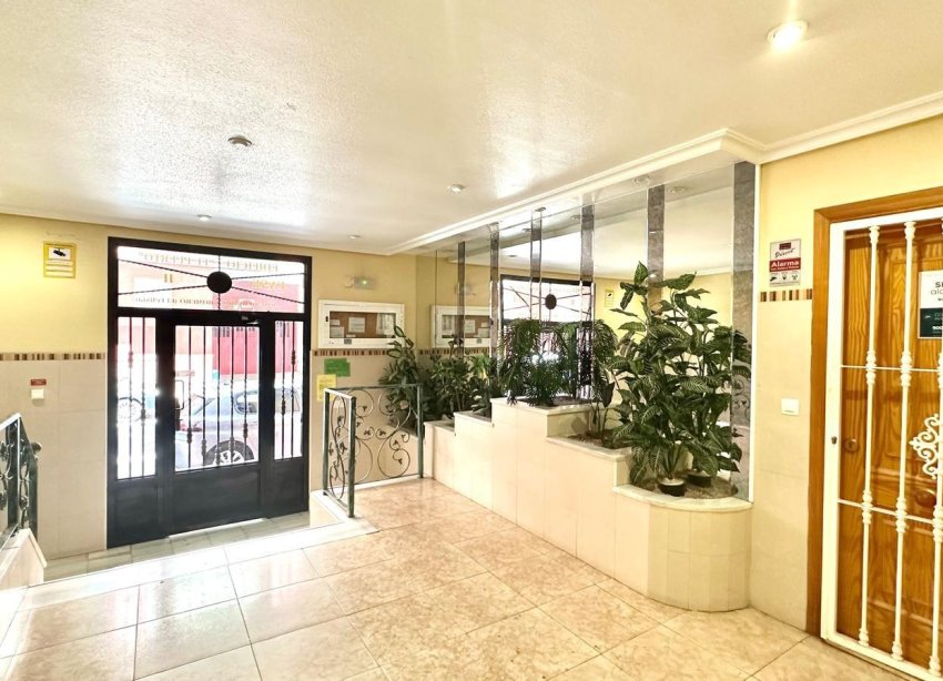 Resale - Apartment - Torrevieja - Centro