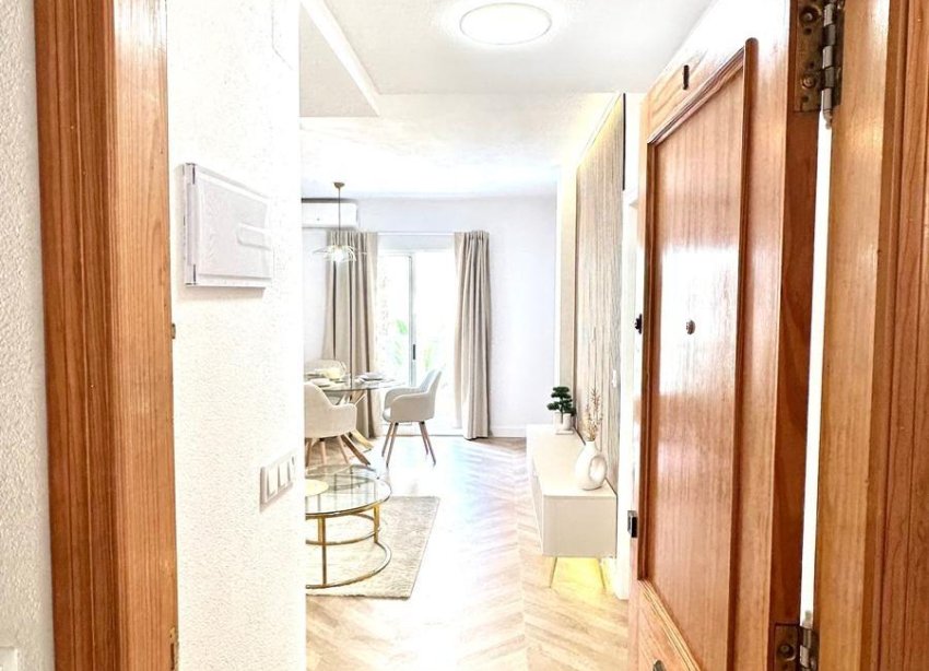 Resale - Apartment - Torrevieja - Centro
